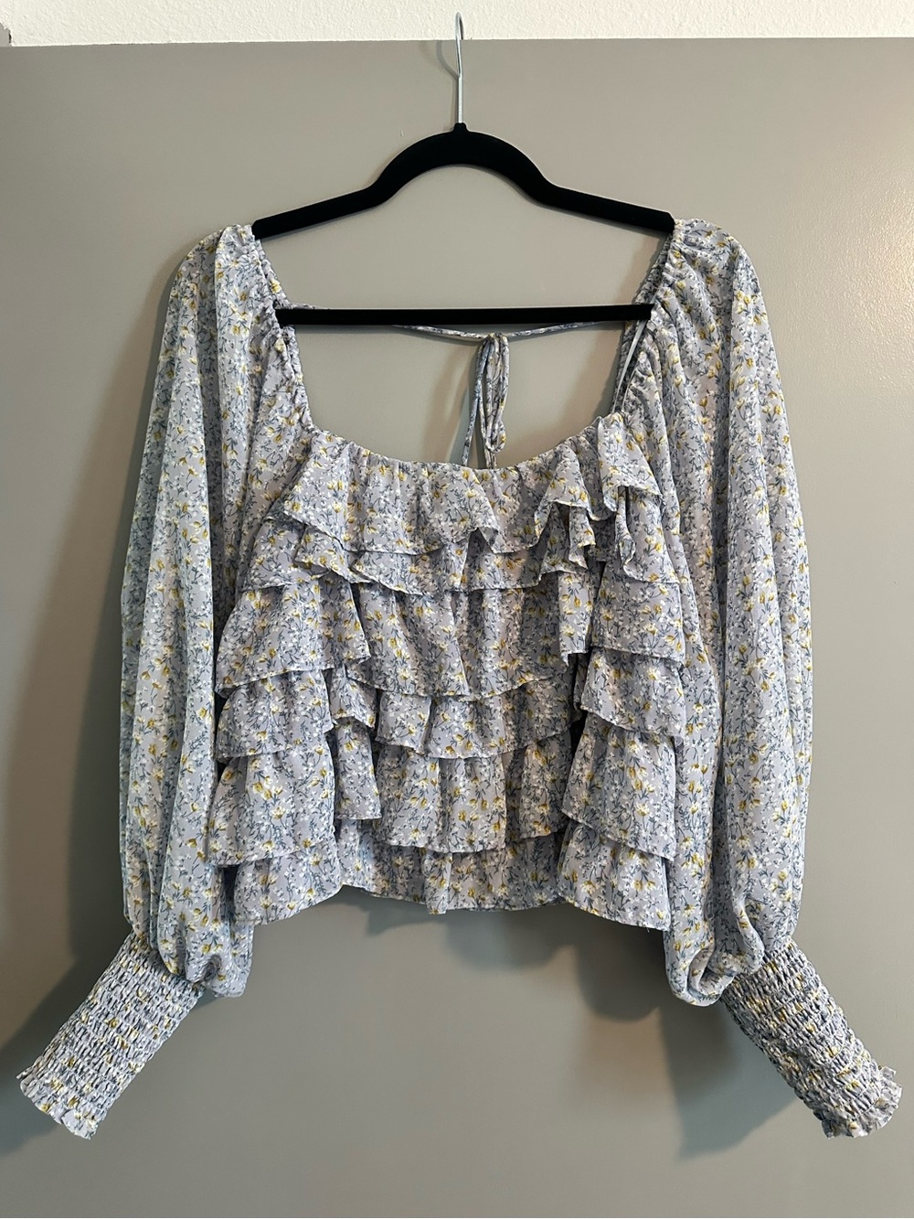 ASTR The Label Floral Peasant Ruffled Smocked Top Ditsy Blue Size M